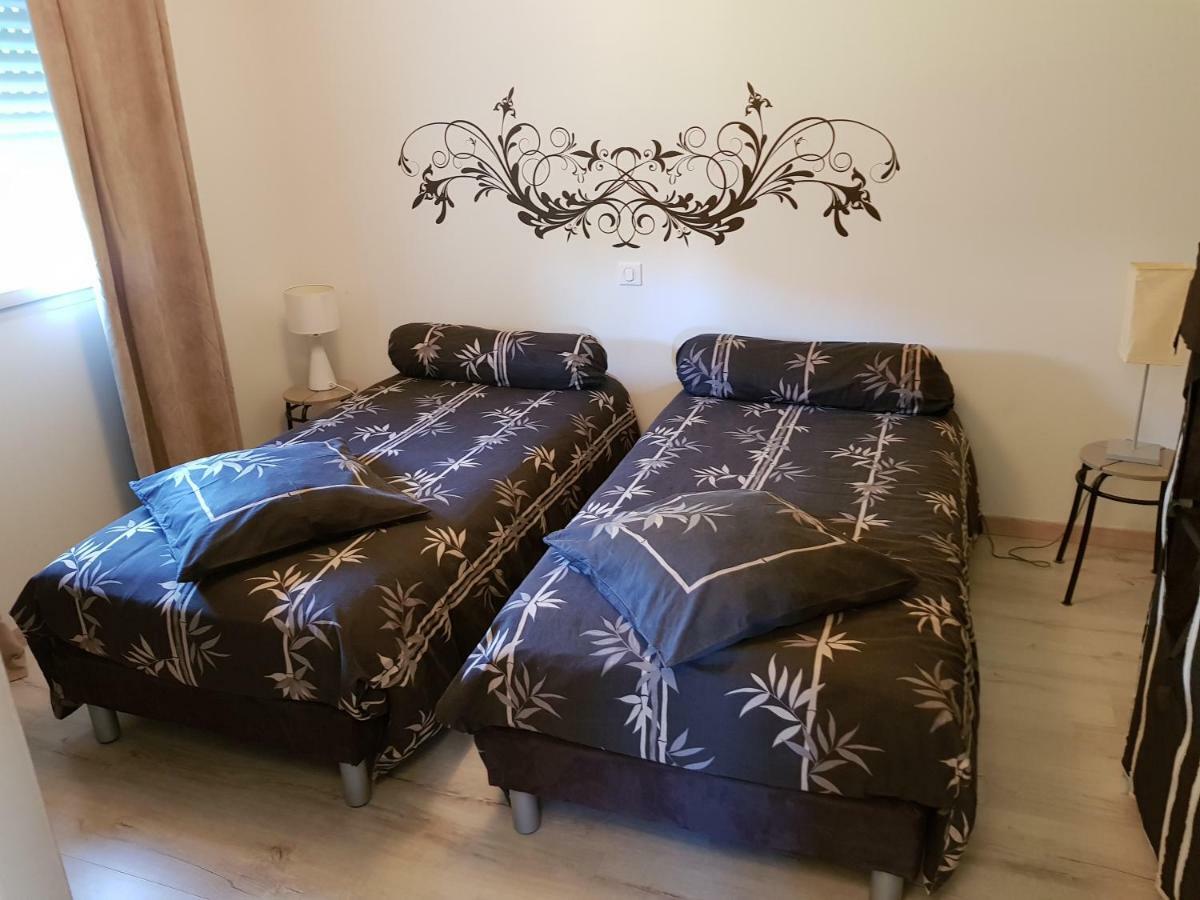 Gite Le Petit Pied-A-Terre La Chapelle-Saint-Sauveur  Eksteriør bilde