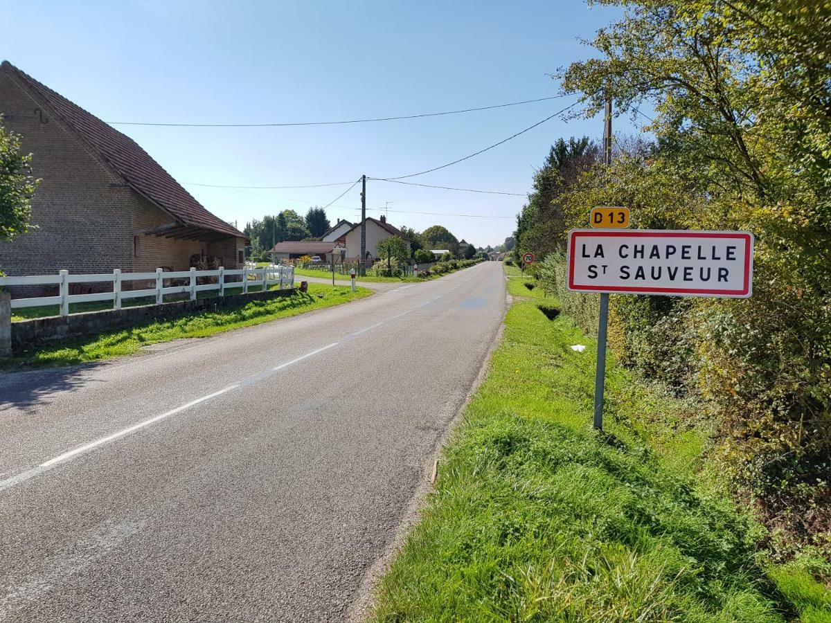 Gite Le Petit Pied-A-Terre La Chapelle-Saint-Sauveur  Eksteriør bilde