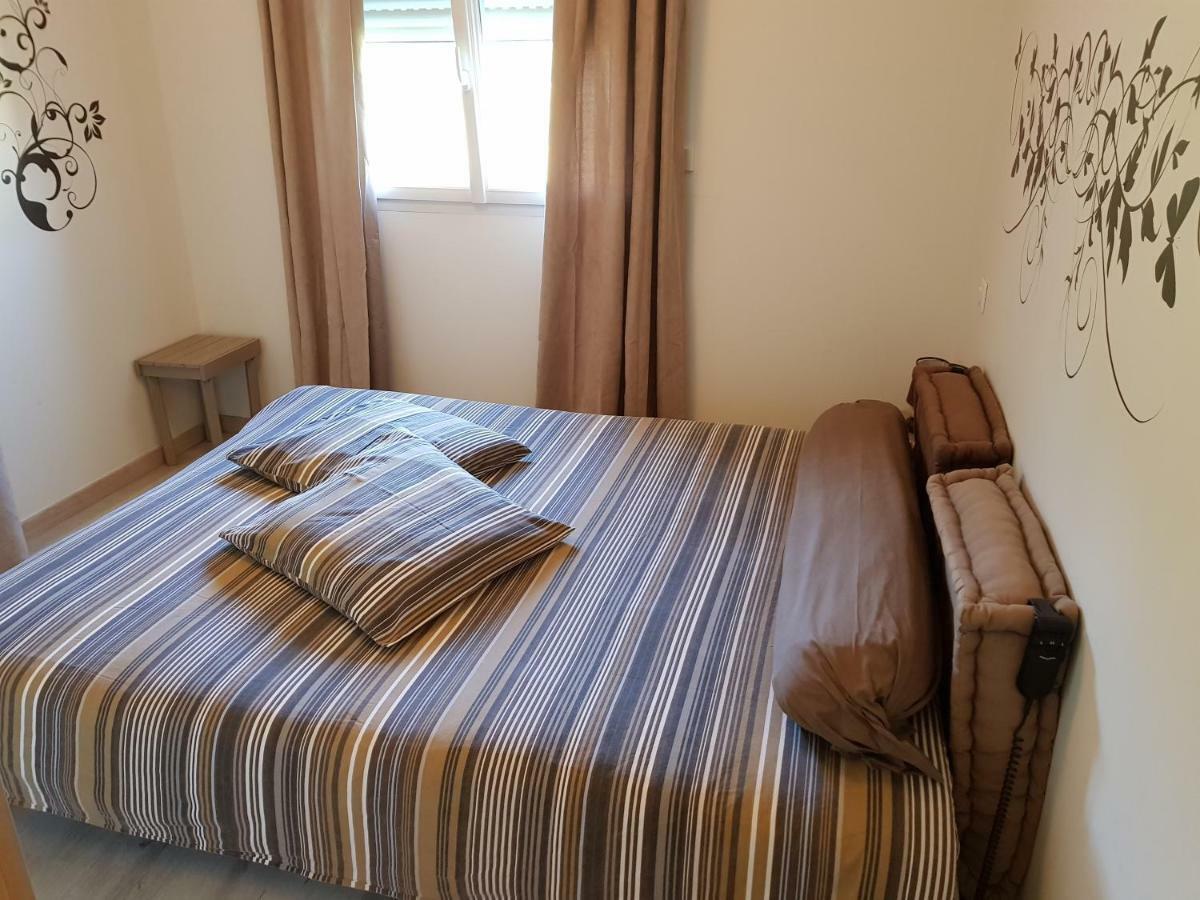 Gite Le Petit Pied-A-Terre La Chapelle-Saint-Sauveur  Eksteriør bilde