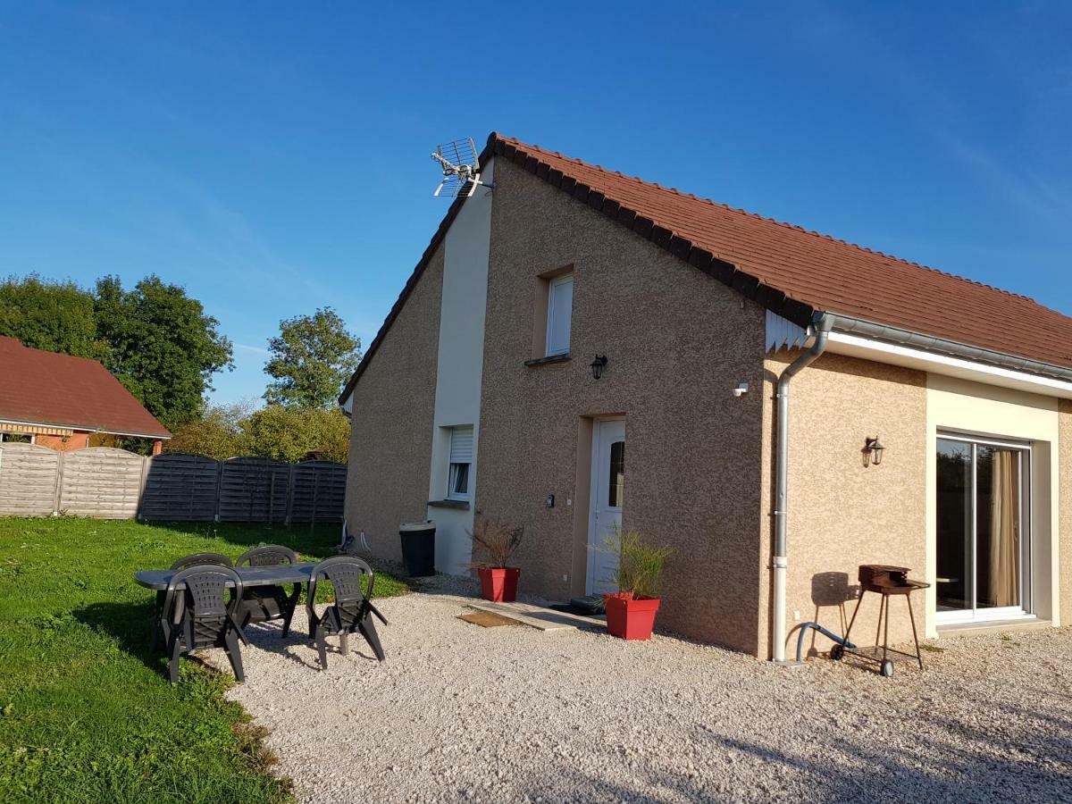 Gite Le Petit Pied-A-Terre La Chapelle-Saint-Sauveur  Eksteriør bilde